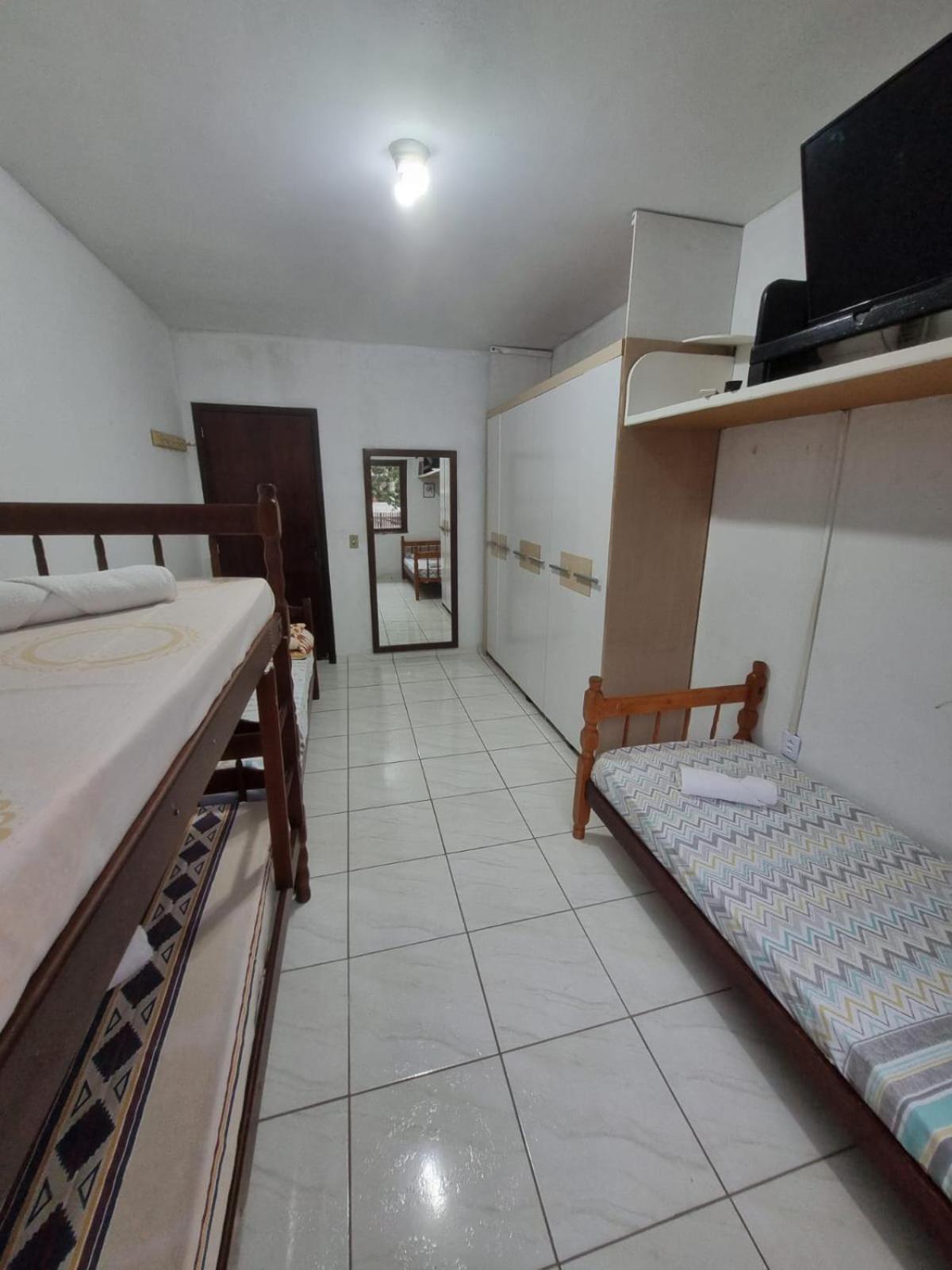 Pousada Happy Hostel Sao Francisco do Sul Ruang foto